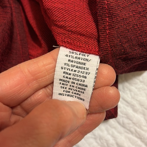 Habitat Women's Top in Rich Burgundy/Red. 3/4 Sleeves. Size S - Picture 9 of 10